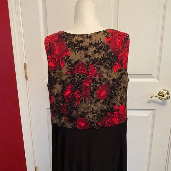 Floral 2-piece Jacket and Sleeveless Dress Combo - Red and Black - Picture 5 of 8